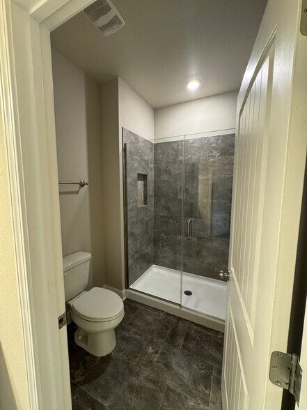 Master Bathroom - 9676 Nature Creek Blvd