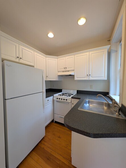 Building Photo - 335A Harvard St