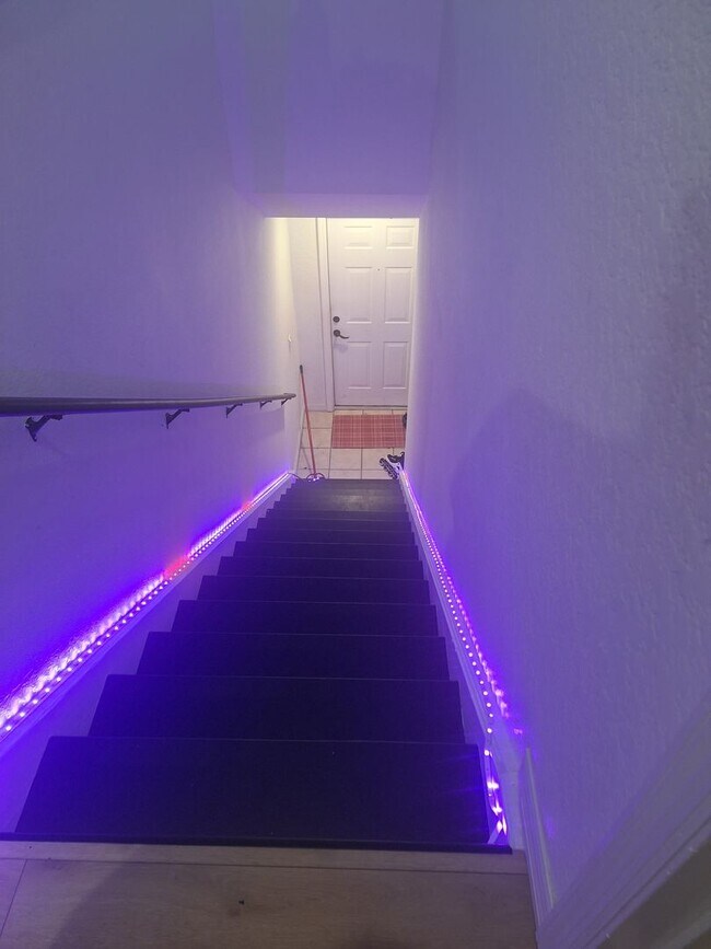 Building Photo - READY SET GO HOME!  TO THIS 3 BEDROOM 2 BATH CONDO! CALL LINDA PATTI 386.837.2882