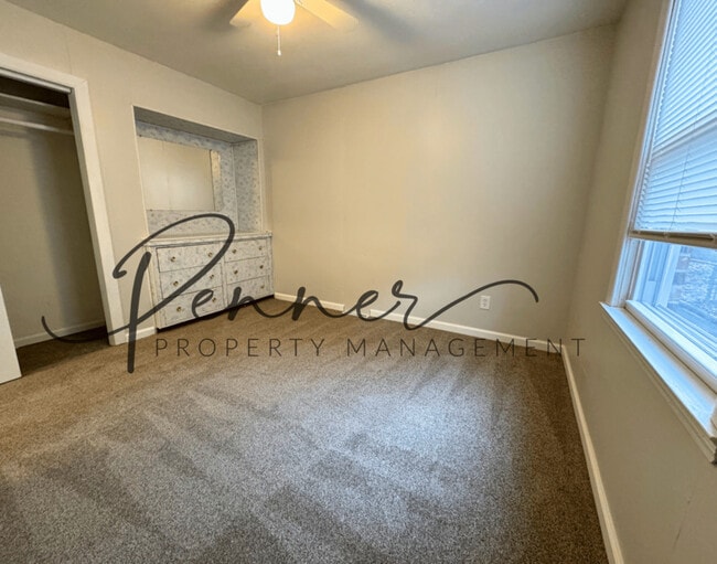 Building Photo - 811 S Hardy Ave