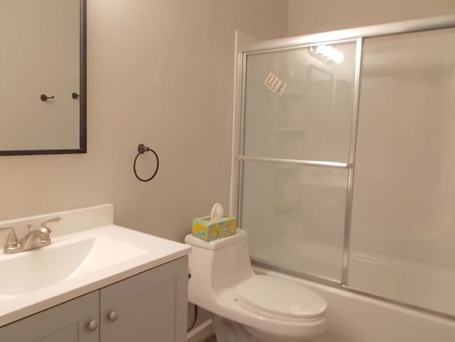 Building Photo - Spacious 4-Bedroom, 3-Bathroom Home with Open Floor Plan & Large Backyard – Prime Location!