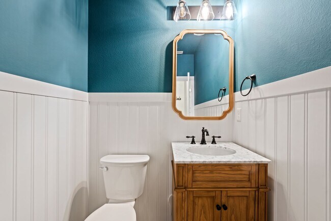 Building Photo - Upgraded 4 Bed 2.5 Bath Home