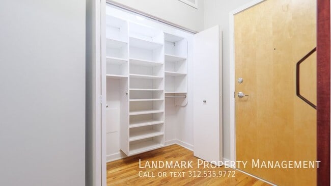 Building Photo - 1069 W 14th Pl