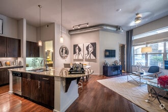 Interior Photo - Caroline Post Oak