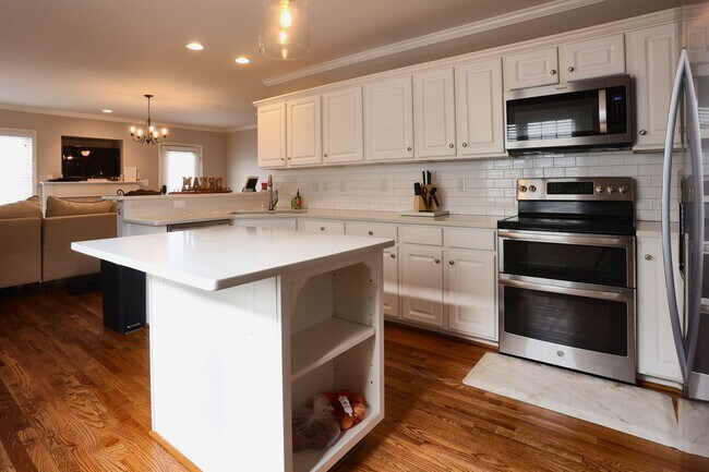 Building Photo - 314 Wyndhurst Dr