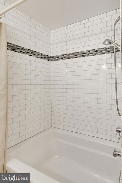 Building Photo - 5707 Brewer House Cir