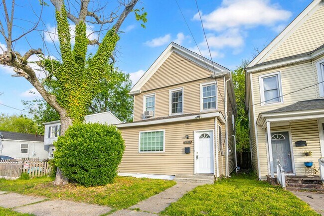 Building Photo - 3 Bed 2 bath Home For Rent in Newport News