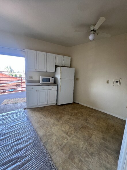 Building Photo - 5822 Kingman Ave