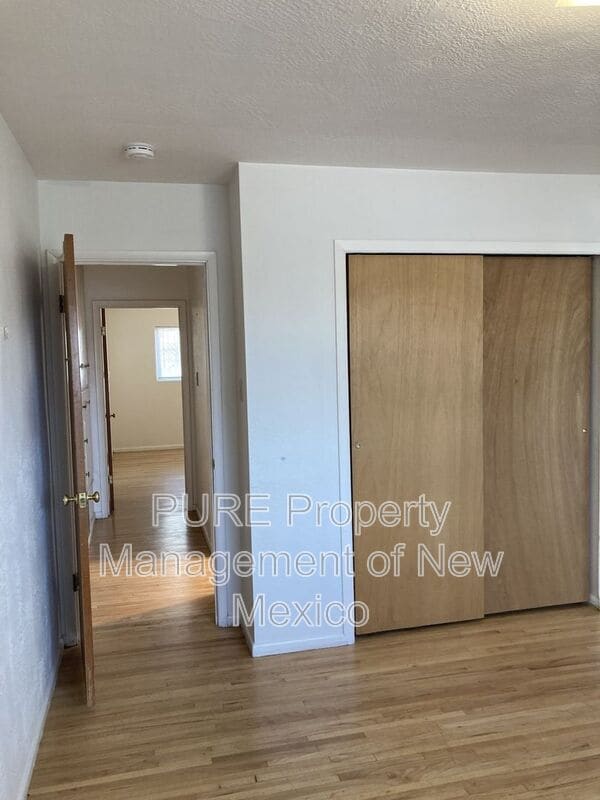 Building Photo - 712 Cagua Dr NE