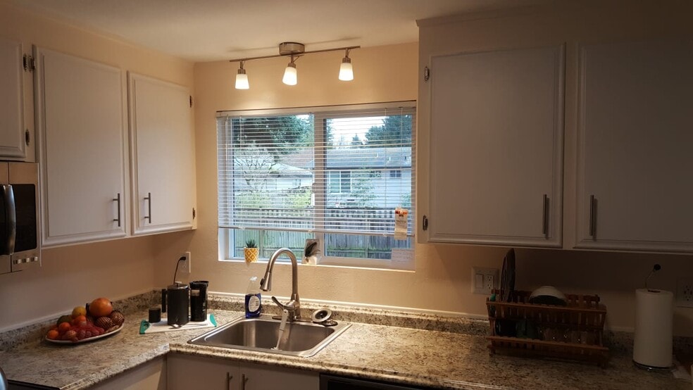 Building Photo - 14018 89th Ave NE