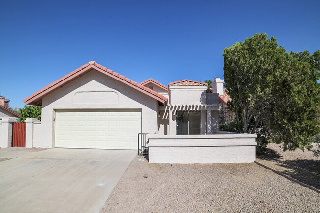 Building Photo - 601 S Danyell Dr