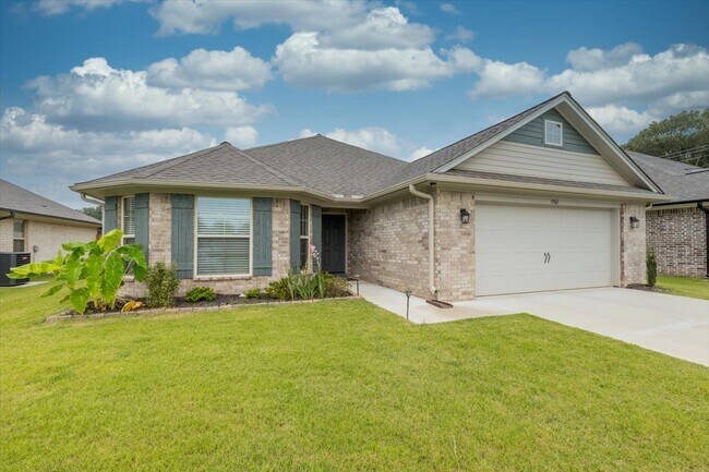 Building Photo - 5961 Uselton Dr