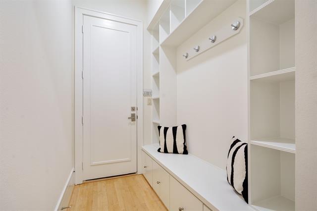 Building Photo - 5604 Matalee Ave