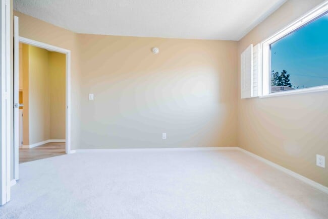 Guest bedroom - 11871 Idaho Ave