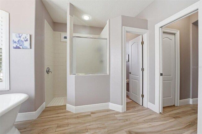 Building Photo - 6331 Yellow Wood Pl