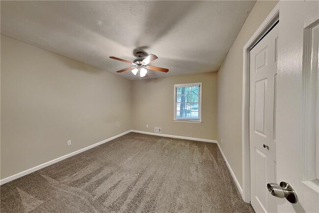 Building Photo - 3023 Timberline Rd