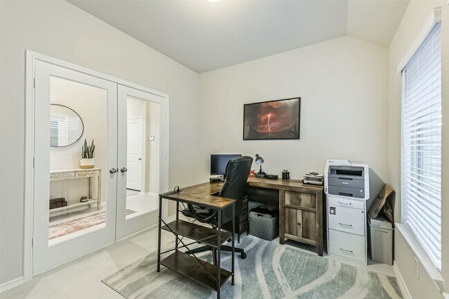 Building Photo - 1337 Lakeside Crk Rd