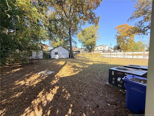 Building Photo - 1106 Clark St