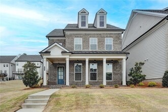 Building Photo - 1024 Miranda Ter