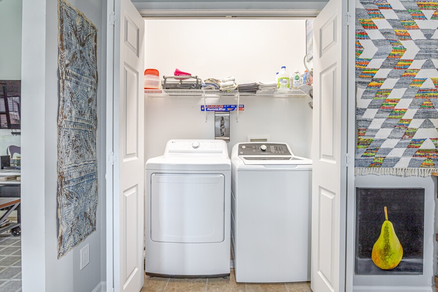 New washer/dryer - 111 Havenwood Way