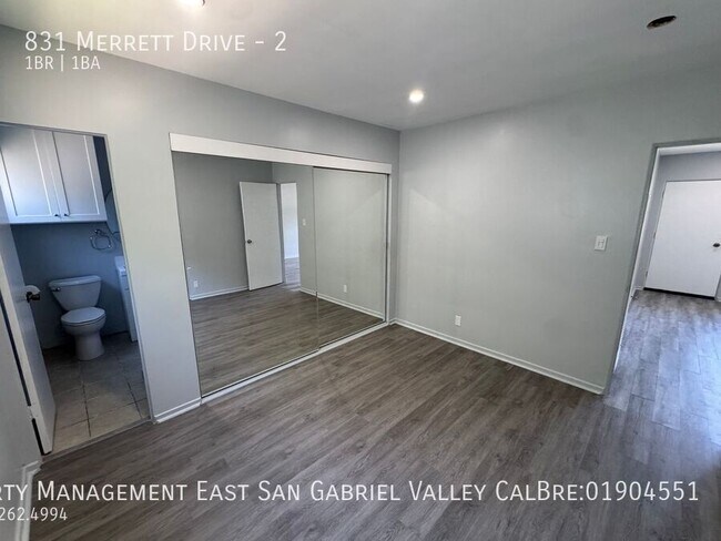 Building Photo - 831 Merrett Dr