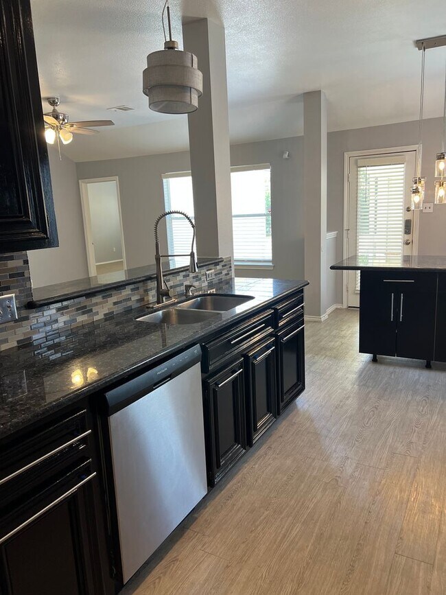 Building Photo - Eagle Springs Home Ready for Immediate Occupancy