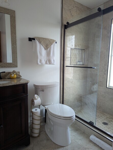 Downstairs bathroom - 3812 James Ed Rd