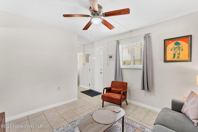 Building Photo - 211 Circle Dr