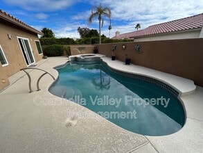 Building Photo - 77597 Carinda Ct