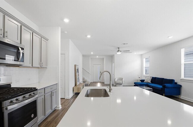 Building Photo - 220 Century Plant Rd