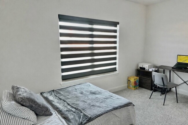 Building Photo - Custom built home in West Lubbock