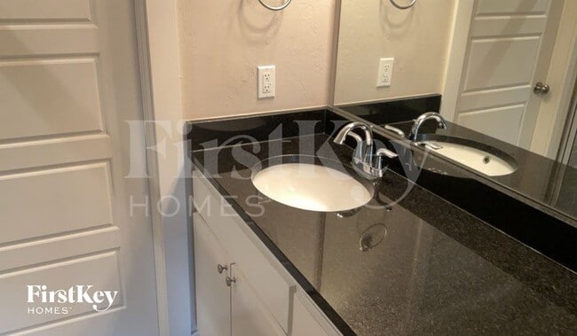 Building Photo - 609 NW 179th Cir