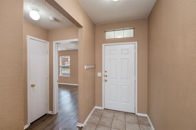 Building Photo - 206 Lakehurst Dr