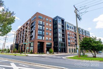 Building Photo - 3305 South Blvd
