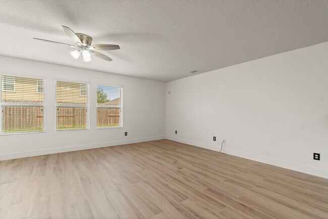 Building Photo - 16859 Blackberry Lily Ln