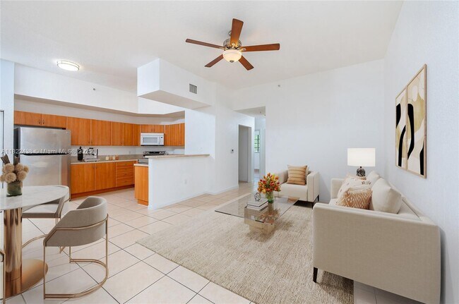 Building Photo - 2851 Riverside Dr
