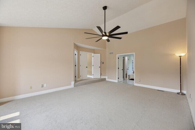 Building Photo - 2042 Clarkson Dr