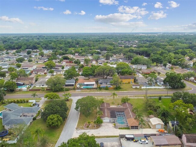 Building Photo - 1302 Brandonwood Dr