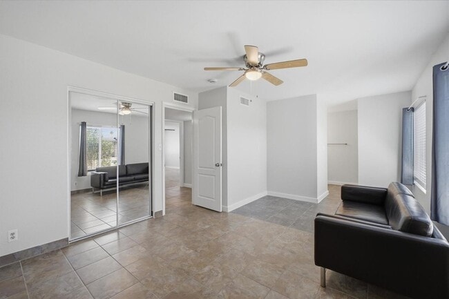 Building Photo - 656 W Pecos Ave