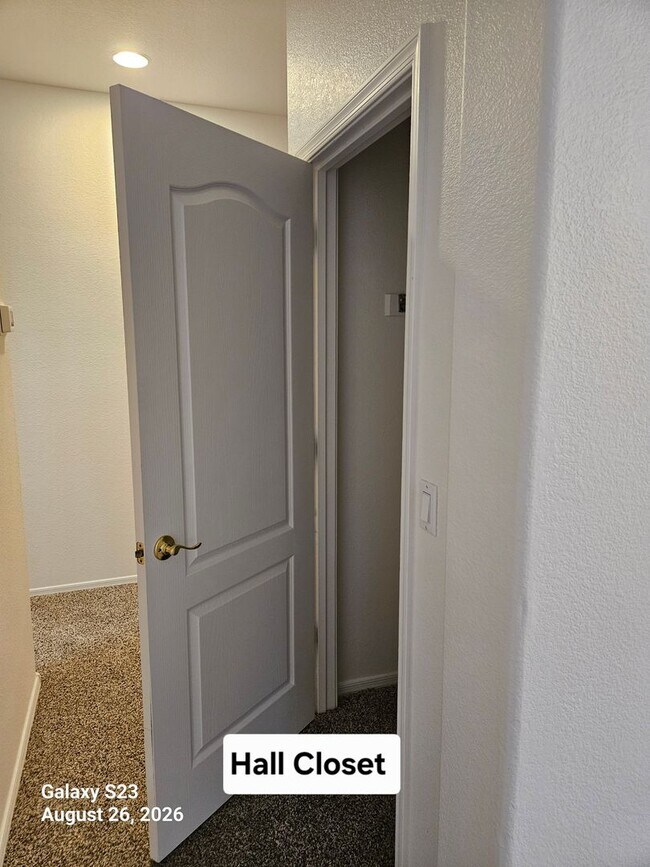 Building Photo - 1107 E San Tan Dr