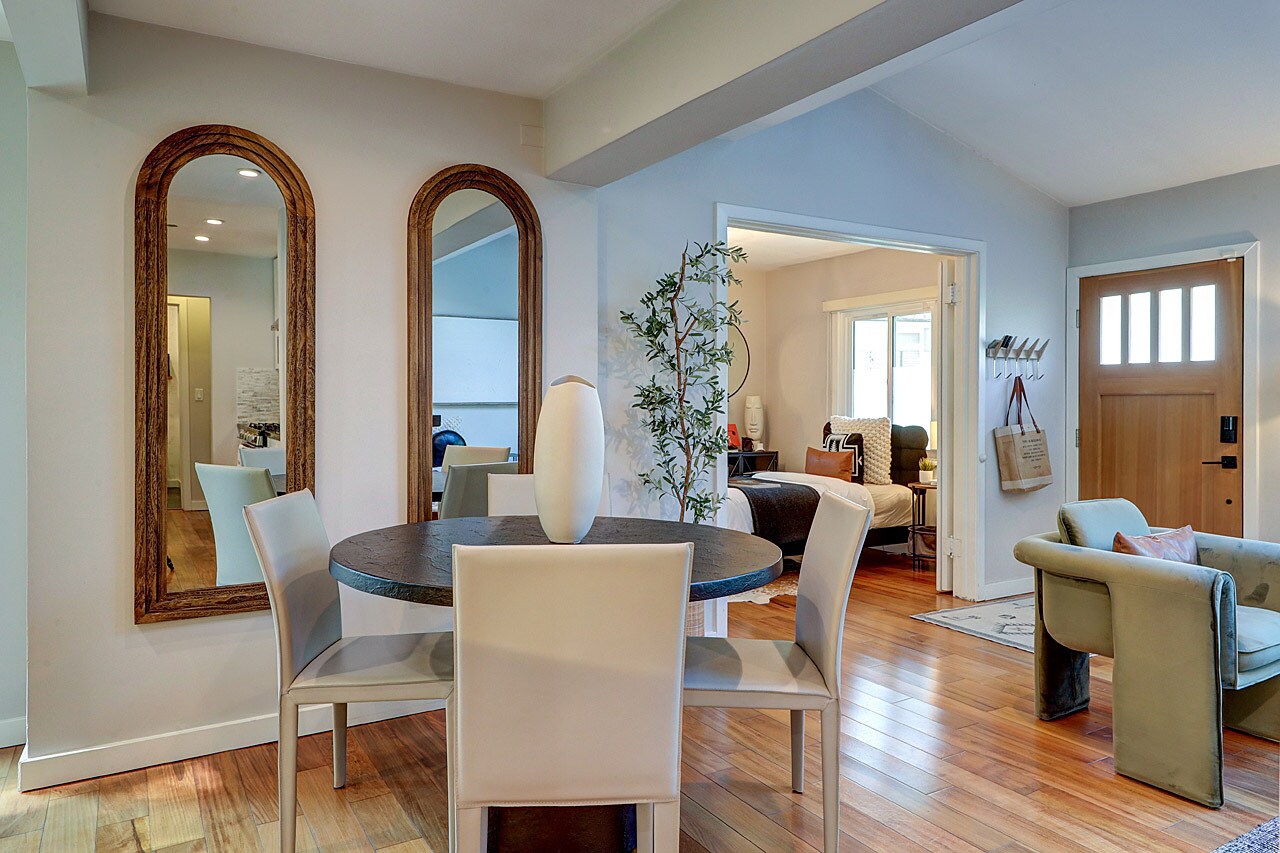 Building Photo - 8326 Ridpath Dr