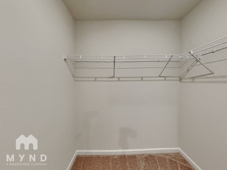 Building Photo - 330 Ivy Bank Dr