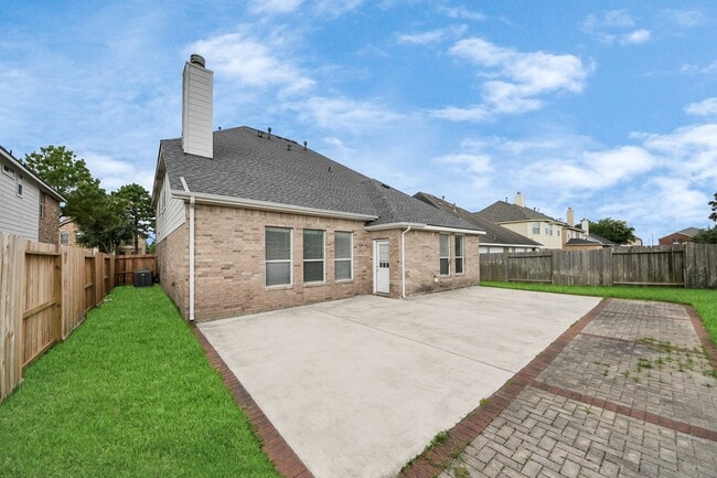 Building Photo - 24523 Red Bluff Tr