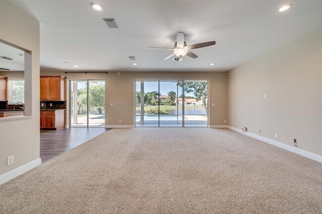 Building Photo - 558 Stonemont Dr