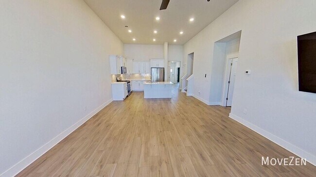 Building Photo - 210 Woodhouse Wy