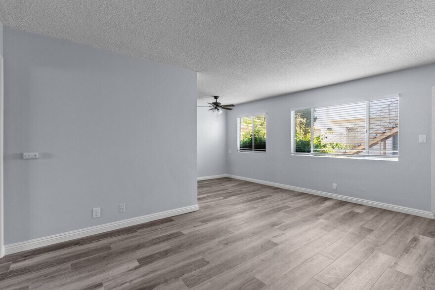 Building Photo - 425 Gaviota Ave
