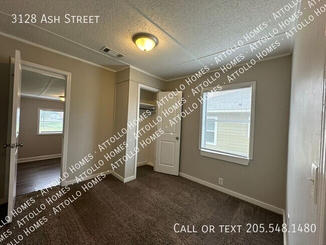Building Photo - 3128 Ash St