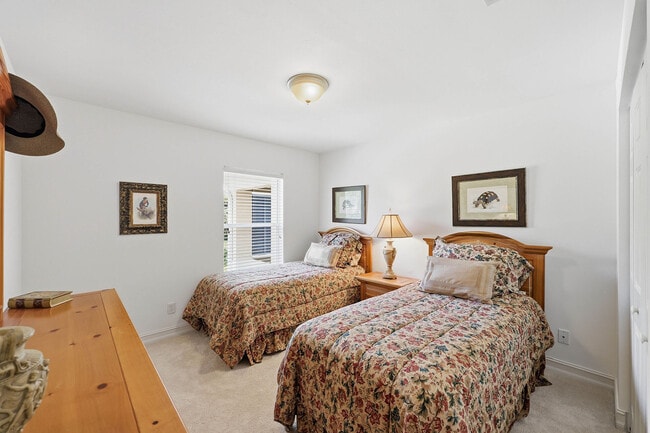 Building Photo - 866 Carrick Bend Cir