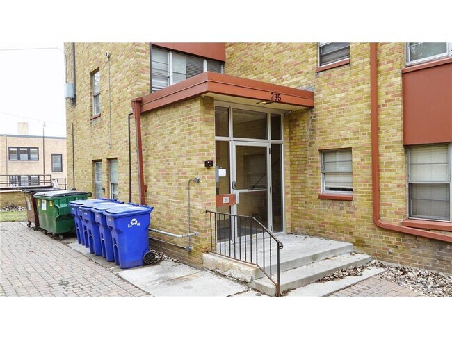 Building Photo - 235 Exeter Pl