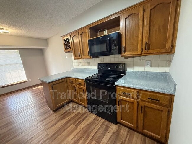 Primary Photo - 3415 NW Duncan Rd